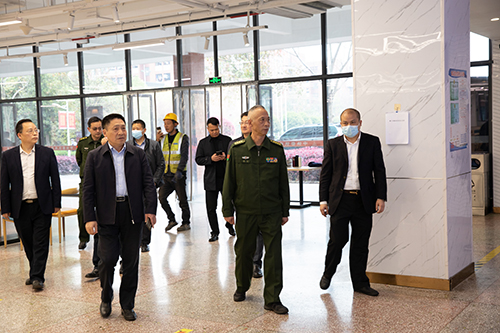 市委常委、株洲軍分區(qū)政委周杰一行來我院督導(dǎo)檢查食品安全情況