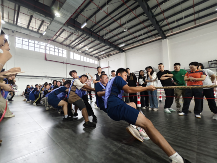聚力展技能風(fēng)采 "繩"采鑄匠心未來——學(xué)院2025年師生拔河比賽激情開賽