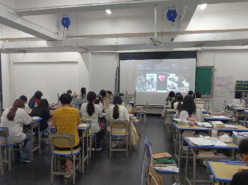 擁抱AIGC新變革 賦能設(shè)計新未來——建筑裝飾系舉辦全員AIGC應(yīng)用培訓(xùn)