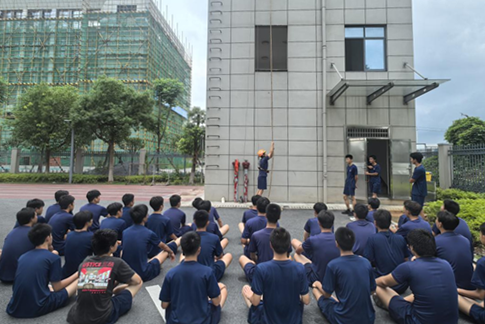 消防學子赴株洲市經開支隊參觀學習：沉浸體驗，筑夢火焰藍