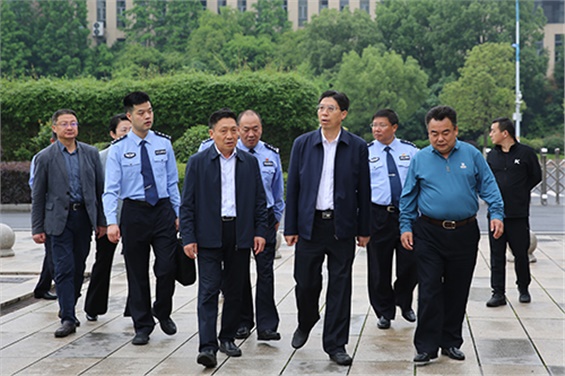 株洲市副市長、市公安局黨委書記、局長唐文發(fā)到學(xué)院調(diào)研平安建設(shè)和安全穩(wěn)定工作